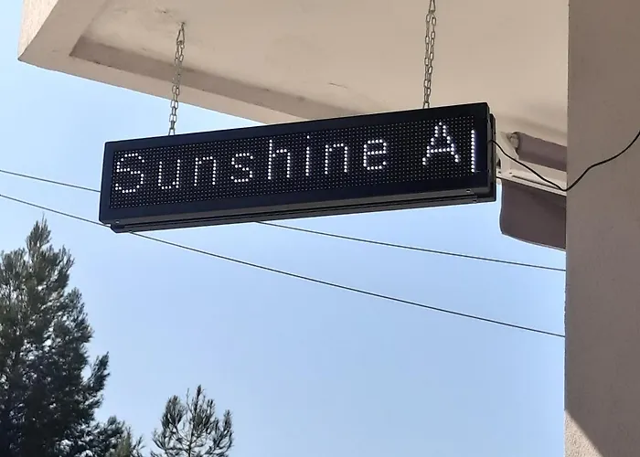 Soula's Sunshine Apartment
